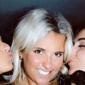 Meet your Posher, Ellie